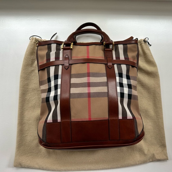 Burberry Beige/Tan House Check Canvas and Leather Tote - Picture 4 of 8
